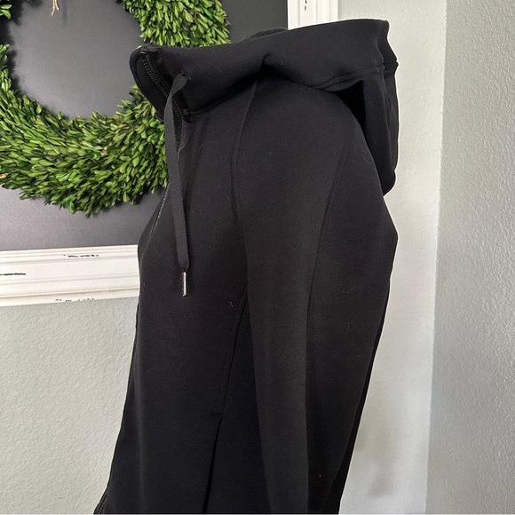 Lululemon Black Zip Up Hoodie - Size 4 - Picture 4 of 6
